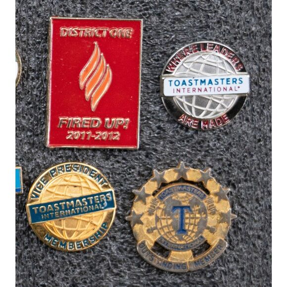 12‎ Toastmasters International Convention Pins - Picture 4 of 4